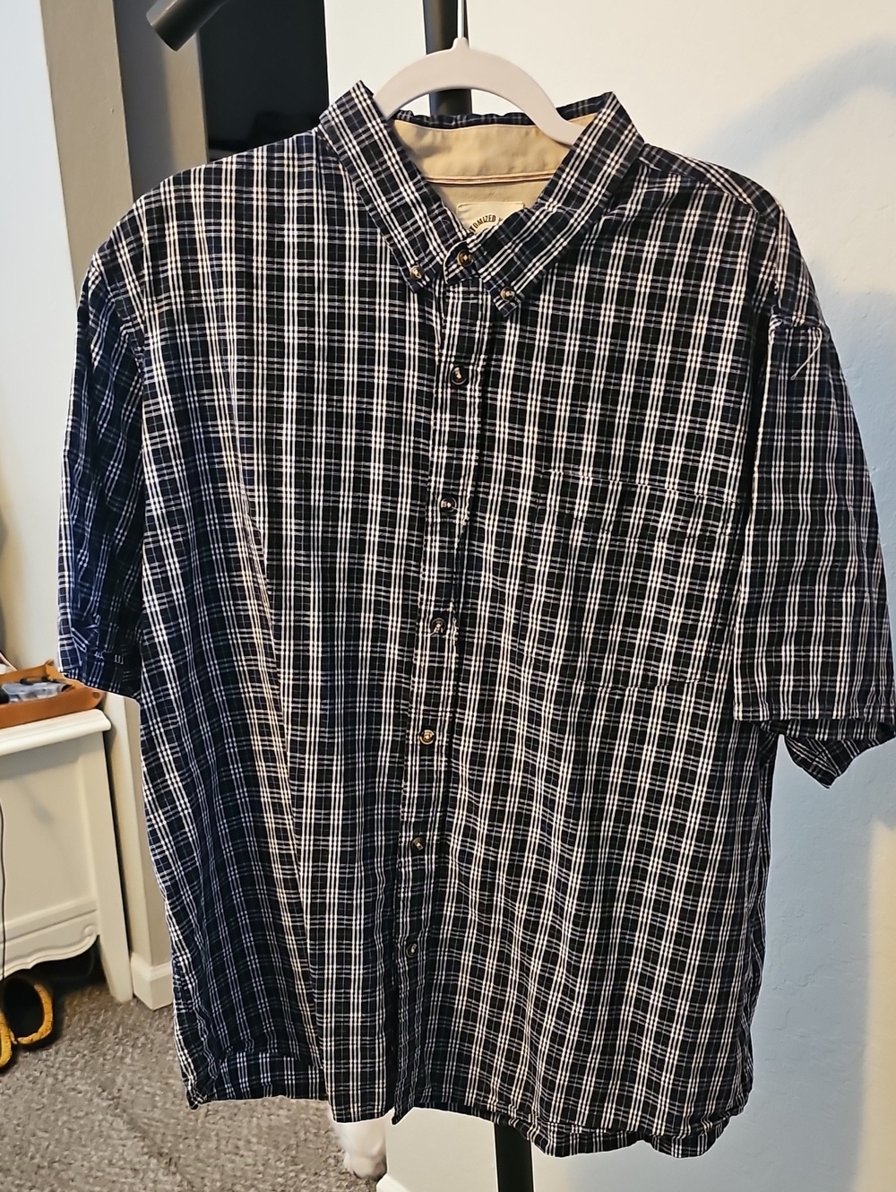 Men's Blue and White Plaid Short-Sleeve Button-Up Shirt